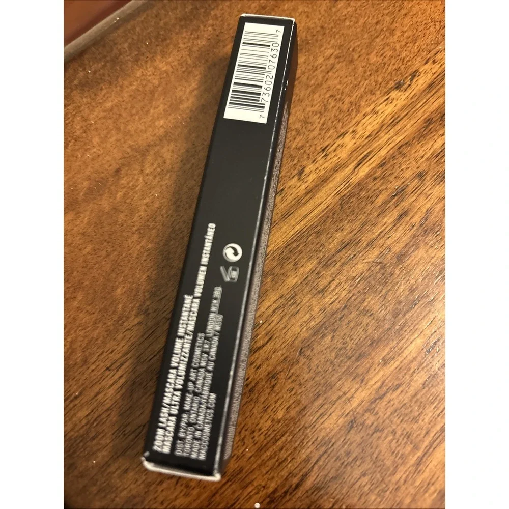 New Unopened MAC Zoom Lash Mascara ZOOMBLACK .28 oz Instant Volume‎